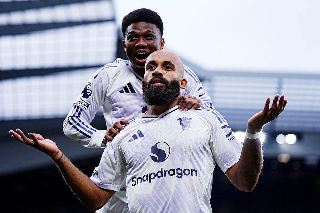 利物浦各项赛事遭遇4连败,大肆砸钱压垮了斯洛特?